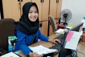 Mahasiswa POLINDO Madiun dalam pembelajaran vokasi praktis melalui simulasi kerja industri di ruang praktik kampus