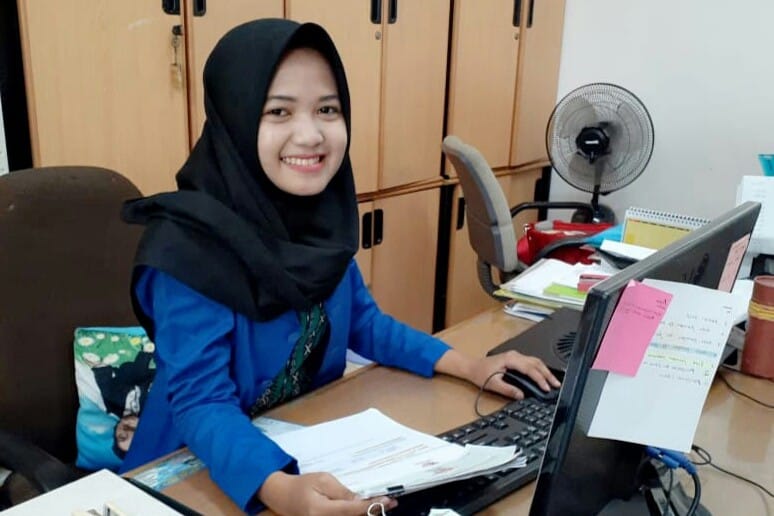 Mahasiswa POLINDO Madiun dalam pembelajaran vokasi praktis melalui simulasi kerja industri di ruang praktik kampus