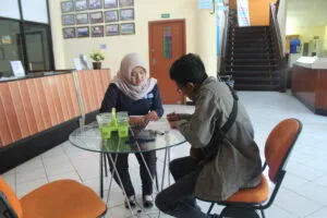Mahasiswa POLINDO Madiun mengikuti sertifikasi digital vokasi sebagai bukti kompetensi dan kesiapan kerja di era industri digital