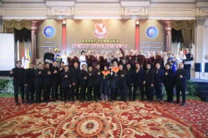 Visi misi STIE Pemuda dan POLINDO : unggul, profesional, mandiri, berdaya saing, dan berakhlak mulia dengan semangat SIAP MELESAT.